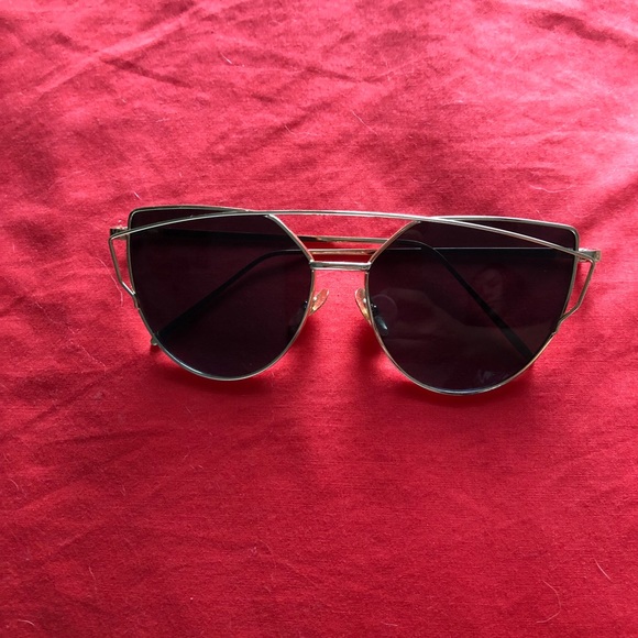 Accessories - Never worn sunnies.